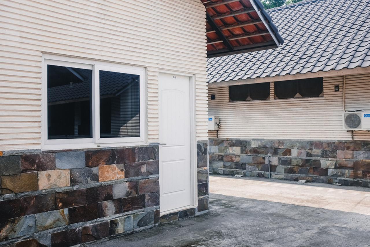 Hotel RedDoorz near Sirkuit Sentul Bogor Exterior foto